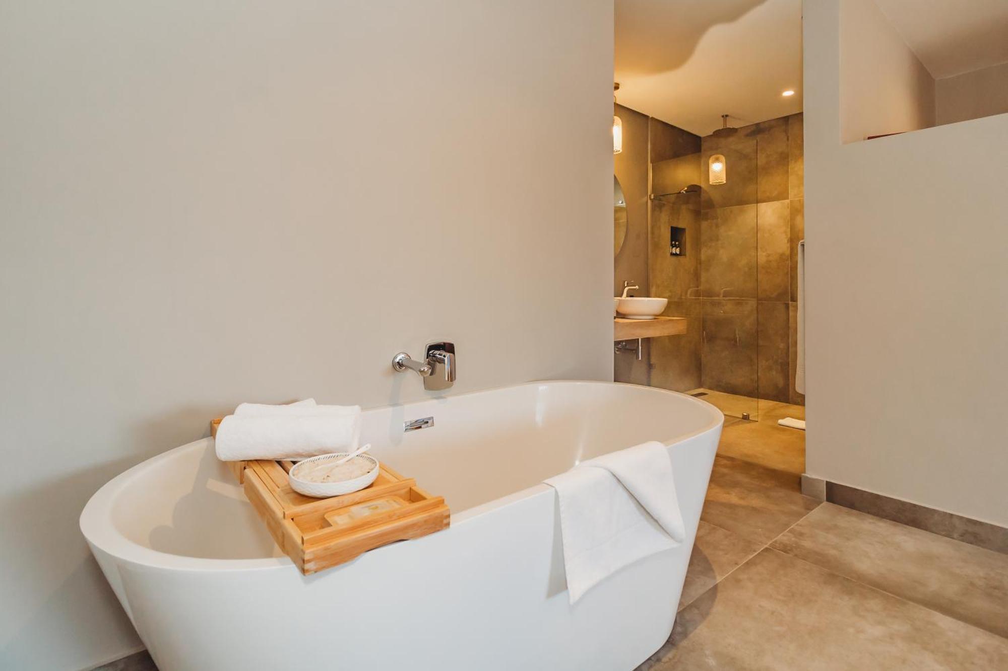 The Hawthorn Boutique 5* George